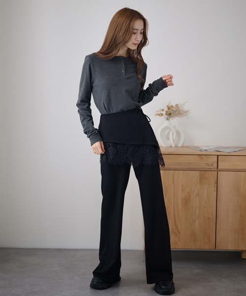 DAYRA(デイラ)の「ソリッドカラー ヘンリーネック 長袖 ボタン トップス(Tシャツ/カットソー・レディース・ブラック/グレー・FREE/S)」の9枚目の写真