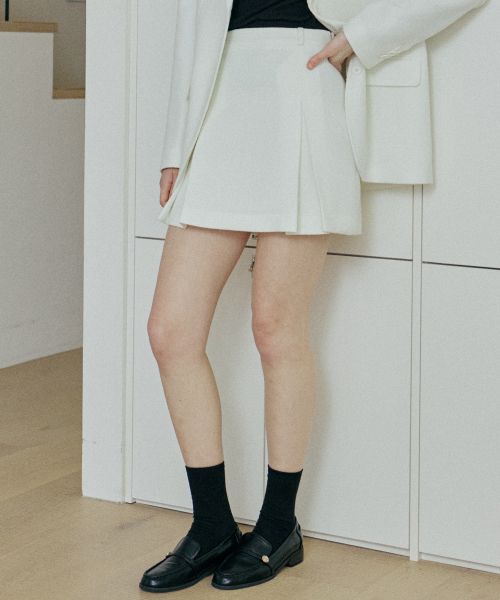 YUPPE(ヨッペ)の「PLEATED TWEED SKIRT_IVORY(スカート・レディース・その他・SMALL/MEDIUM)」の2枚目の写真