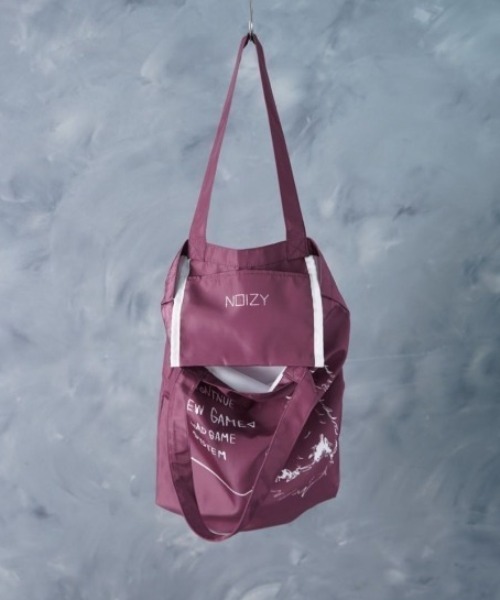NOIZY(ノイジー)の「Graphic Tote Bag / グラフィック 猫 ワンポイント イラスト プリント トートバッグ(トートバッグ・レディース・グレー/ブラック系その他5/ラベンダー/パープル/ブラック系その他4/ブラック系その他3/サックスブルー/ブラウン系その他/ブラック系その他2/ブラック・ONE SIZE)」の12枚目の写真