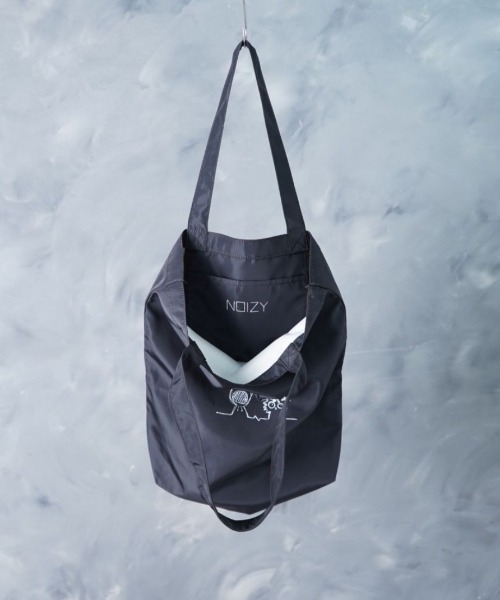 NOIZY(ノイジー)の「Graphic Tote Bag / グラフィック 猫 ワンポイント イラスト プリント トートバッグ(トートバッグ・レディース・グレー/ブラック系その他5/ラベンダー/パープル/ブラック系その他4/ブラック系その他3/サックスブルー/ブラウン系その他/ブラック系その他2/ブラック・ONE SIZE)」の17枚目の写真
