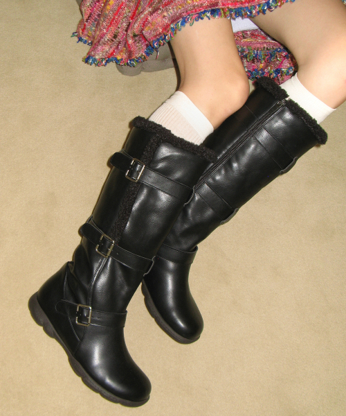 FOGGY MOODY(ポギムディ)の「Ember 0034. Belted Fur Boots - 2colors(ブーツ・レディース・ブラック/ブラウン・25cm/22.5cm/23cm/23.5cm/24cm/24.5cm)」の18枚目の写真