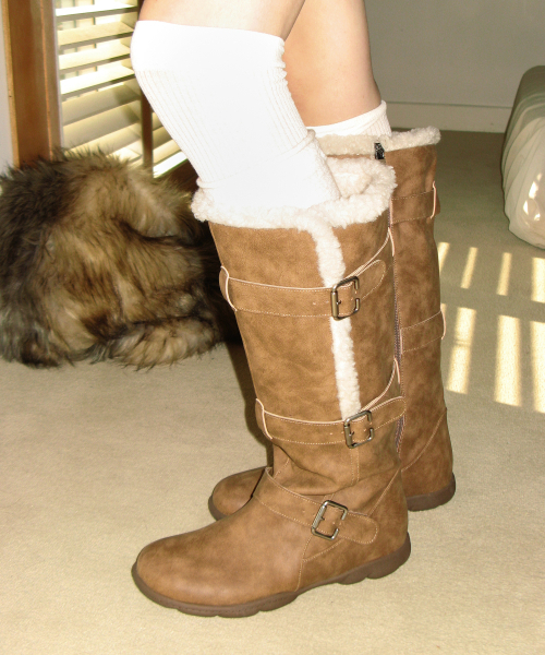 FOGGY MOODY(ポギムディ)の「Ember 0034. Belted Fur Boots - 2colors(ブーツ・レディース・ブラック/ブラウン・25cm/22.5cm/23cm/23.5cm/24cm/24.5cm)」の10枚目の写真