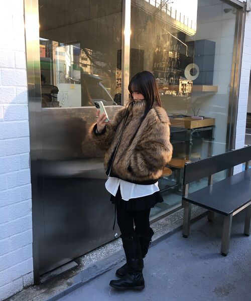 FOGGY MOODY(ポギムディ)の「Ember 0034. Belted Fur Boots - 2colors(ブーツ・レディース・ブラック/ブラウン・25cm/22.5cm/23cm/23.5cm/24cm/24.5cm)」の6枚目の写真