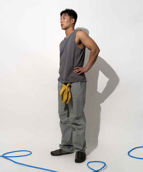 WHILE(ワイル)の「コアクライミングパンツ 登山ウェア アルパインクライミング ワイドパンツ (SKY GREY)(その他パンツ・レディース・その他・SMALL/MEDIUM/X-SMALL)」の2枚目の写真