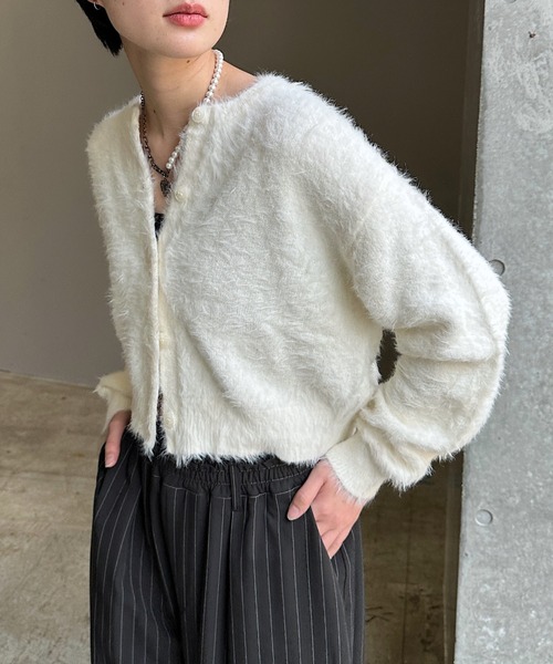 PAGEBOY（ページボーイ）の「ポッピンフェザーカーディガン（ニット/セーター・レディース・オフホワイト/ホワイト系その他/ブラック/ブルー系その他・FREE）」の2枚目の写真