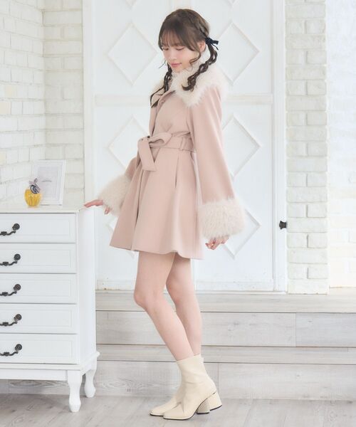 ems excite（エムズエキサイト）の「2wayファー襟付リボンコート（その他アウター・レディース・チャコールグレー/ピンク・FREE）」の10枚目の写真