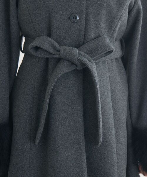 ems excite（エムズエキサイト）の「2wayファー襟付リボンコート（その他アウター・レディース・チャコールグレー/ピンク・FREE）」の17枚目の写真