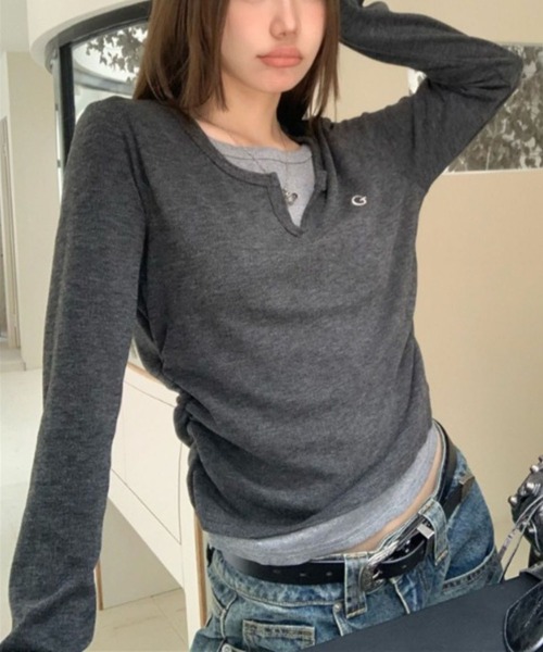 WEGO(ウィゴー)の「WEGO/レイヤード風カットソー/ロンTトップス(Tシャツ/カットソー・レディース・グレー/ブラック・MEDIUM/LARGE)」の1枚目の写真