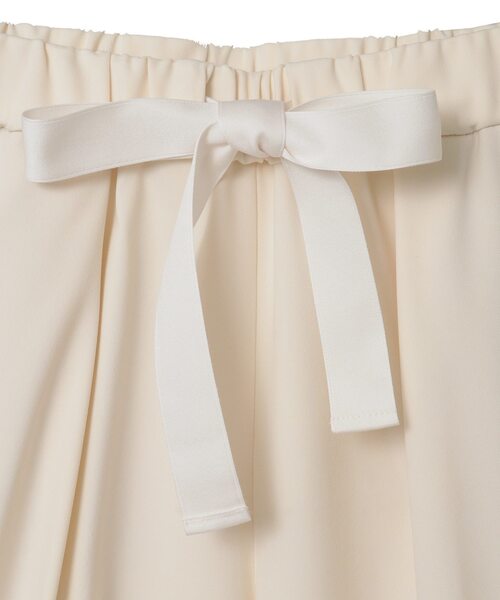 Tiara（ティアラ）の「イージタックパンツ（スラックス・レディース・ネイビー/アイボリー/ブラック・2/3/4）」の11枚目の写真