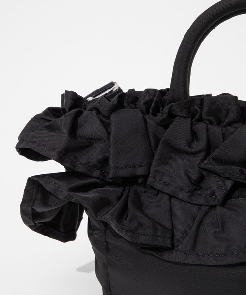 GANNI(ガニー)の「GANNI Mini Shopper Ruffle ガニー ミニ ショルダーバッグ(ショルダーバッグ・レディース・ブラック・FREE)」の10枚目の写真