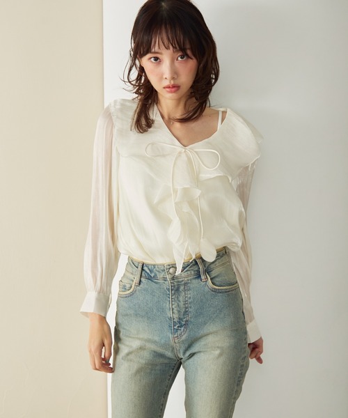krahe(クレーエ)の「グロッシーシアー ビッグフリルブラウス(シャツ/ブラウス・レディース・ベージュ/グリーン・FREE)」の21枚目の写真