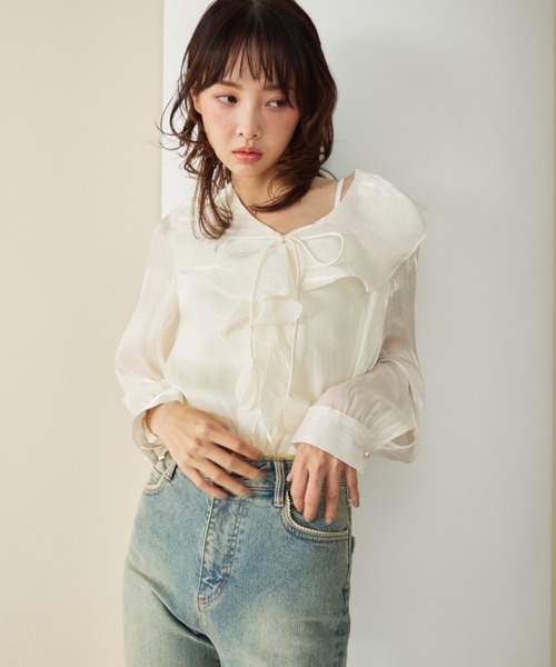 krahe(クレーエ)の「グロッシーシアー ビッグフリルブラウス(シャツ/ブラウス・レディース・ベージュ/グリーン・FREE)」の16枚目の写真