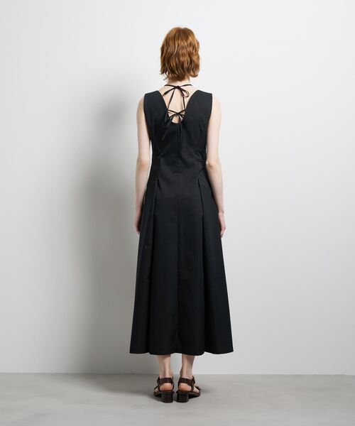 LANVIN en Bleu(ランバンオンブルー)の「撥水タフタノースリーブワンピース(ワンピース・レディース・ライトカーキ/ブラック・38/36)」の12枚目の写真
