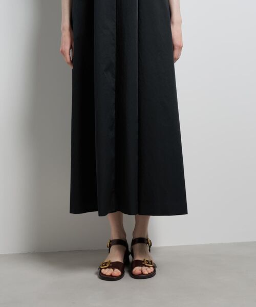 LANVIN en Bleu(ランバンオンブルー)の「撥水タフタノースリーブワンピース(ワンピース・レディース・ライトカーキ/ブラック・38/36)」の18枚目の写真