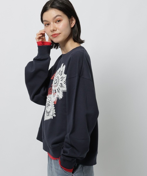 niko and...（ニコアンド）の「クラフトレースカレッジプルオーバー（スウェット・レディース・ナチュラル/ブルー/ネイビー・LARGE/MEDIUM）」の3枚目の写真