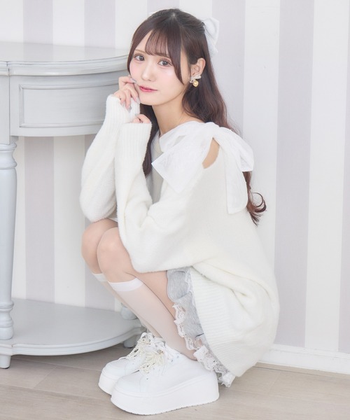 couture BY ROJITA(クチュールバイロジータ)の「肩リボンニットミニワンピース(ワンピース・レディース・ブラック/ホワイト・FREE)」の3枚目の写真
