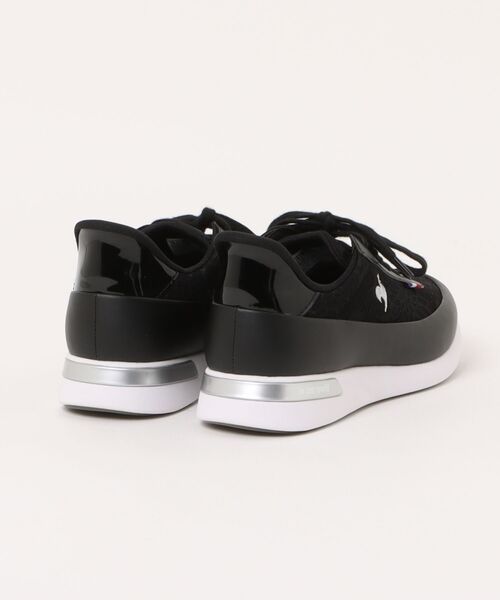 le coq sportif(ルコックスポルティフ)の「le coq sportif ルコックスポルティフ LCS SEVRES 2 WIDE SI【軽量】レディーススニーカー(LCSセーヴル2ワイドSI)(スニーカー・レディース・ブラック/グレー・22.5cm/23.0cm/23.5cm/24.0cm/24.5cm/25.0cm)」の3枚目の写真