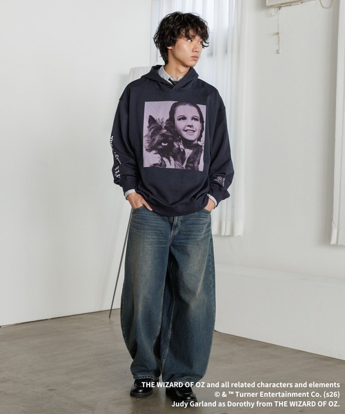 PBLIM（ページボーイリム）の「《UNISEX》カラーフォトパーカー【PBLIM/オズの魔法使】（パーカー・レディース・グレー/ネイビー・MEDIUM/LARGE）」の9枚目の写真