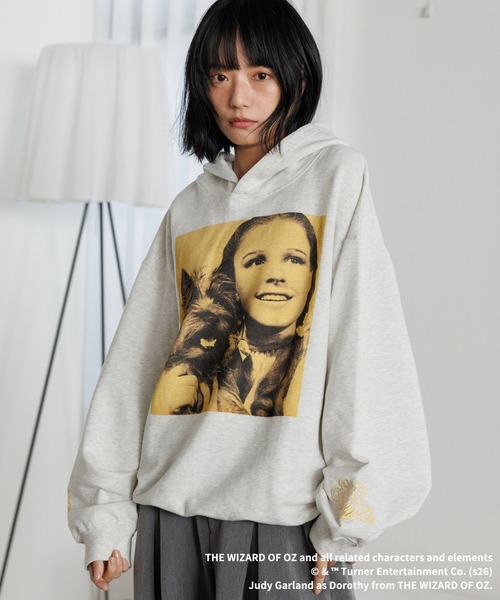 PBLIM（ページボーイリム）の「《UNISEX》カラーフォトパーカー【PBLIM/オズの魔法使】（パーカー・レディース・グレー/ネイビー・MEDIUM/LARGE）」の13枚目の写真