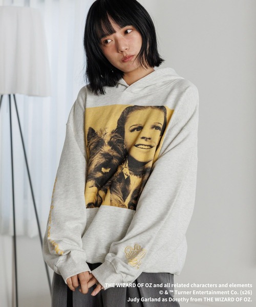 PBLIM（ページボーイリム）の「《UNISEX》カラーフォトパーカー【PBLIM/オズの魔法使】（パーカー・レディース・グレー/ネイビー・MEDIUM/LARGE）」の15枚目の写真