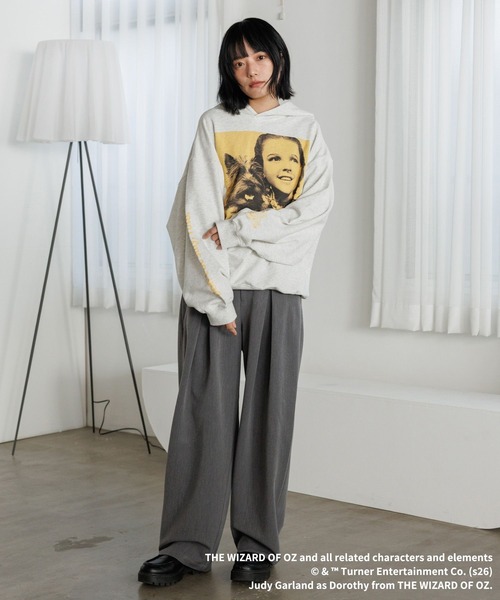 PBLIM（ページボーイリム）の「《UNISEX》カラーフォトパーカー【PBLIM/オズの魔法使】（パーカー・レディース・グレー/ネイビー・MEDIUM/LARGE）」の18枚目の写真