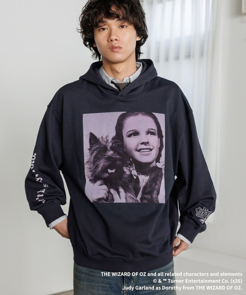 PBLIM（ページボーイリム）の「《UNISEX》カラーフォトパーカー【PBLIM/オズの魔法使】（パーカー・レディース・グレー/ネイビー・MEDIUM/LARGE）」の5枚目の写真