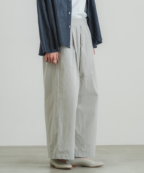 quadro（クオドロ）の「コットンブロードシャンブレーワンプリーツパンツ（その他パンツ・レディース・ブラック/カーキ/グレー・FREE）」の14枚目の写真