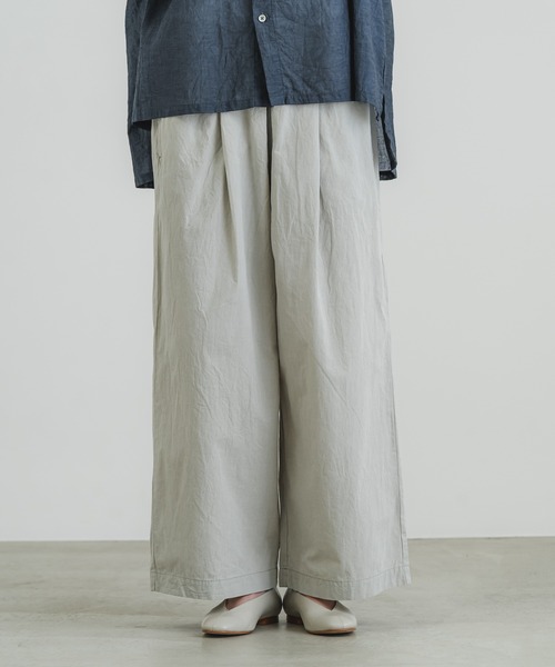 quadro（クオドロ）の「コットンブロードシャンブレーワンプリーツパンツ（その他パンツ・レディース・ブラック/カーキ/グレー・FREE）」の19枚目の写真