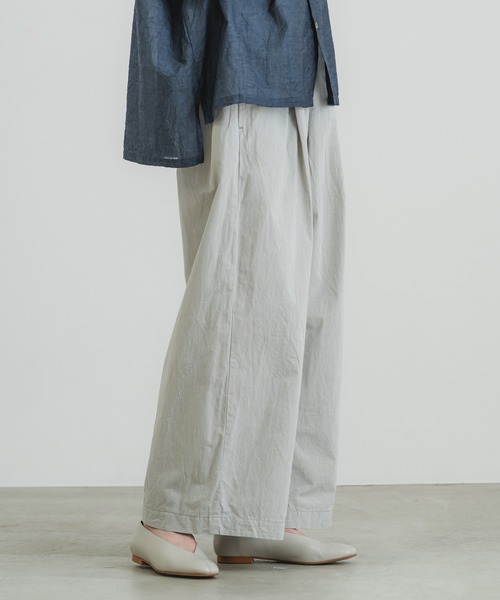 quadro（クオドロ）の「コットンブロードシャンブレーワンプリーツパンツ（その他パンツ・レディース・ブラック/カーキ/グレー・FREE）」の20枚目の写真