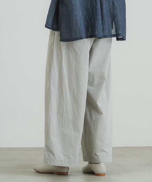 quadro（クオドロ）の「コットンブロードシャンブレーワンプリーツパンツ（その他パンツ・レディース・ブラック/カーキ/グレー・FREE）」の21枚目の写真