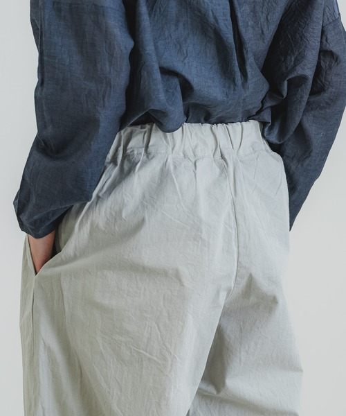 quadro（クオドロ）の「コットンブロードシャンブレーワンプリーツパンツ（その他パンツ・レディース・ブラック/カーキ/グレー・FREE）」の18枚目の写真