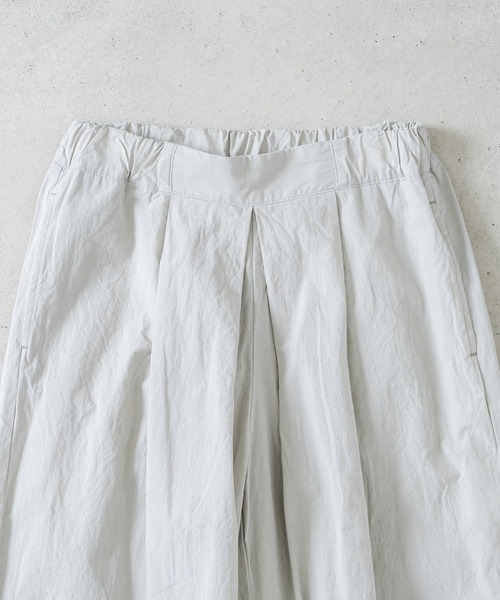 quadro（クオドロ）の「コットンブロードシャンブレーワンプリーツパンツ（その他パンツ・レディース・ブラック/カーキ/グレー・FREE）」の6枚目の写真