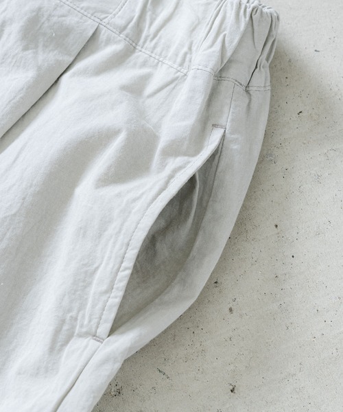 quadro（クオドロ）の「コットンブロードシャンブレーワンプリーツパンツ（その他パンツ・レディース・ブラック/カーキ/グレー・FREE）」の9枚目の写真