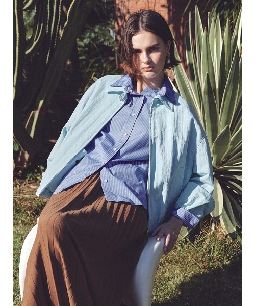 Mila Owen（ミラオーウェン）の「フォルムデザインスウィングトップ（ブルゾン・レディース・ライトブルー/アイボリー/ベージュ・1/0）」の3枚目の写真