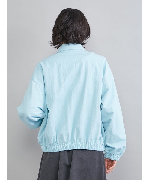 Mila Owen（ミラオーウェン）の「フォルムデザインスウィングトップ（ブルゾン・レディース・ライトブルー/アイボリー/ベージュ・1/0）」の8枚目の写真