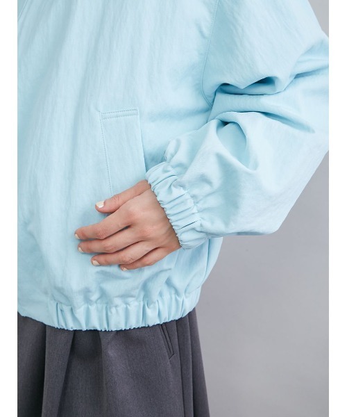 Mila Owen（ミラオーウェン）の「フォルムデザインスウィングトップ（ブルゾン・レディース・ライトブルー/アイボリー/ベージュ・1/0）」の12枚目の写真