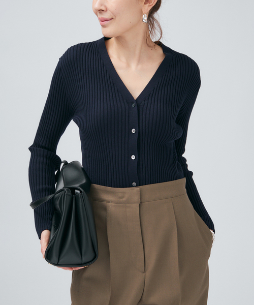 VERMEIL par iena（ヴェルメイユパーイエナ）の「《追加》イタリア糸 RIB Vネックカーディガン（カーディガン/ボレロ・レディース・ピンク/アイボリー/ネイビー・FREE）」の2枚目の写真