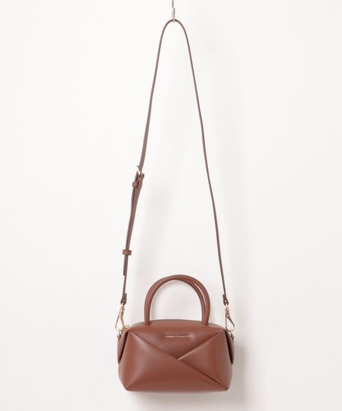 CHARLES & KEITH(チャールズ & キース)の「Midoriミドリジオメトリックボウリングバッグ(トートバッグ・レディース・チョコ/ダークブラック・S)」の6枚目の写真