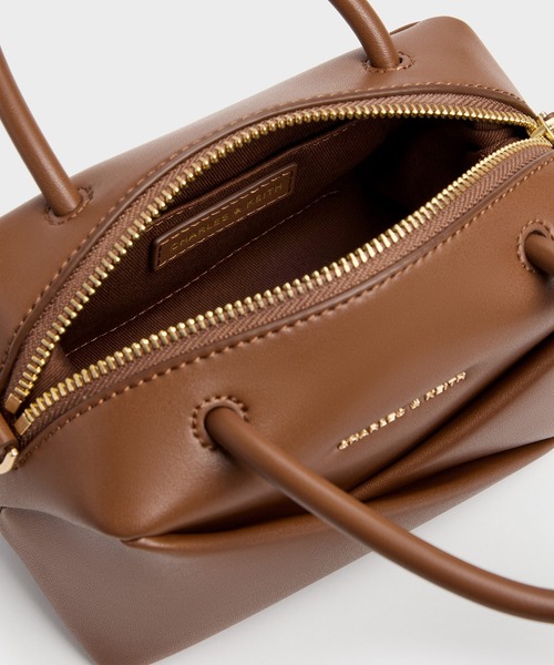 CHARLES & KEITH(チャールズ & キース)の「Midoriミドリジオメトリックボウリングバッグ(トートバッグ・レディース・チョコ/ダークブラック・S)」の5枚目の写真