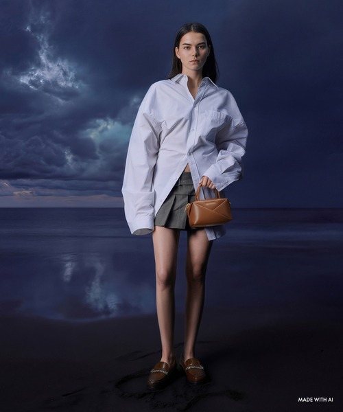 CHARLES & KEITH(チャールズ & キース)の「Midoriミドリジオメトリックボウリングバッグ(トートバッグ・レディース・チョコ/ダークブラック・S)」の13枚目の写真