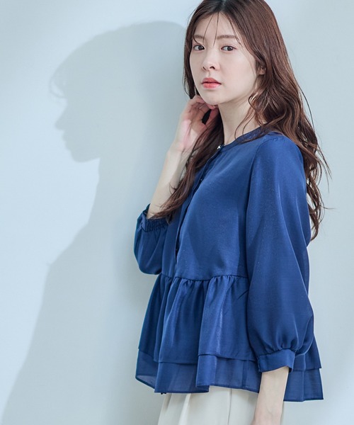 12Twelve Agenda(トゥエルブ アジェンダ)の「レイヤードフリルシャツ(シャツ/ブラウス・レディース・サックスブルー/オフホワイト/ネイビー・M)」の17枚目の写真