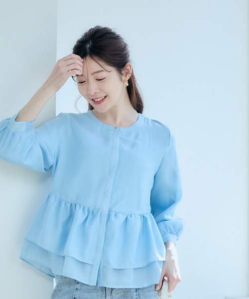 12Twelve Agenda(トゥエルブ アジェンダ)の「レイヤードフリルシャツ(シャツ/ブラウス・レディース・サックスブルー/オフホワイト/ネイビー・M)」の4枚目の写真