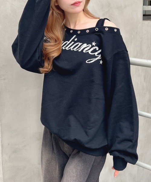 INGNI（イング）の「ハトメオフショルロゴスウェットトップス（スウェット・レディース・グレー/ブラック/カモフラージュ・M）」の2枚目の写真