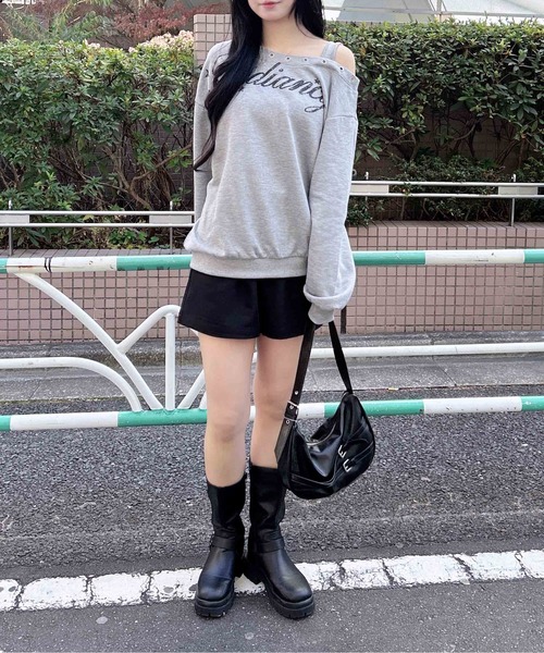 INGNI（イング）の「ハトメオフショルロゴスウェットトップス（スウェット・レディース・グレー/ブラック/カモフラージュ・M）」の19枚目の写真