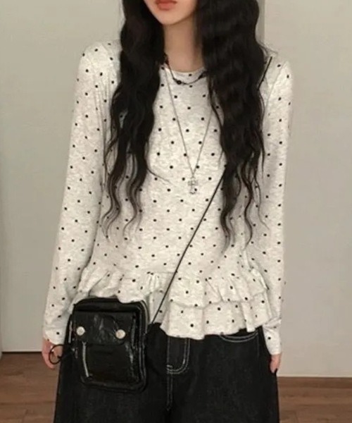 B.I.D.(ビーアイディー)の「《Bz》ドットダブルフリル長袖ペプラムカットソー Y2K(MA/EKW149)(Tシャツ/カットソー・レディース・ライトグレー・FREE)」の4枚目の写真