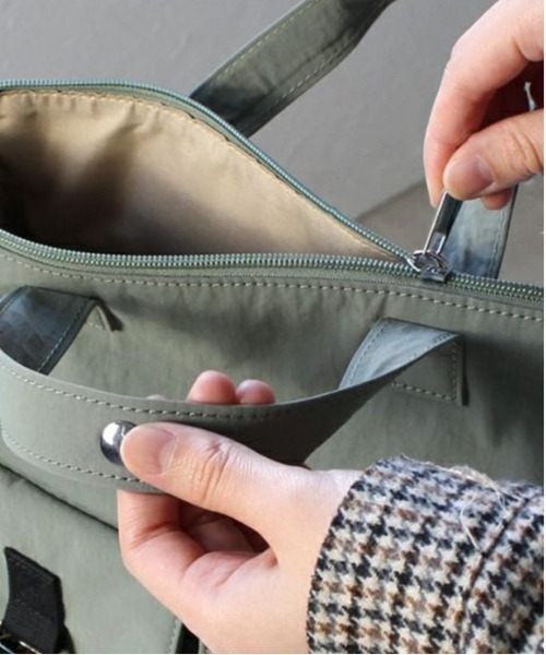 LIZDAYS(リズデイズ)の「Kacchirin Helmet bag STYLE 2WAY TOTE BAG(トートバッグ・レディース・ブラック/ベージュ/ダークグレー/ブルーグレー/サーモンピンク/カーキ系・FREE)」の12枚目の写真