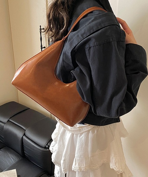 shyam inspiration（シャムインスピレーション）の「ハーフムーンコンパクトショルダーバッグ（ショルダーバッグ・レディース・ブラウン/レッド/ブラック/ホワイト・F）」の9枚目の写真