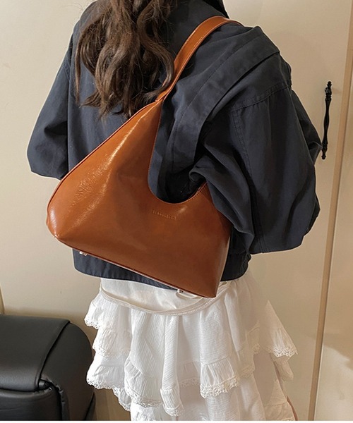 shyam inspiration（シャムインスピレーション）の「ハーフムーンコンパクトショルダーバッグ（ショルダーバッグ・レディース・ブラウン/レッド/ブラック/ホワイト・F）」の10枚目の写真
