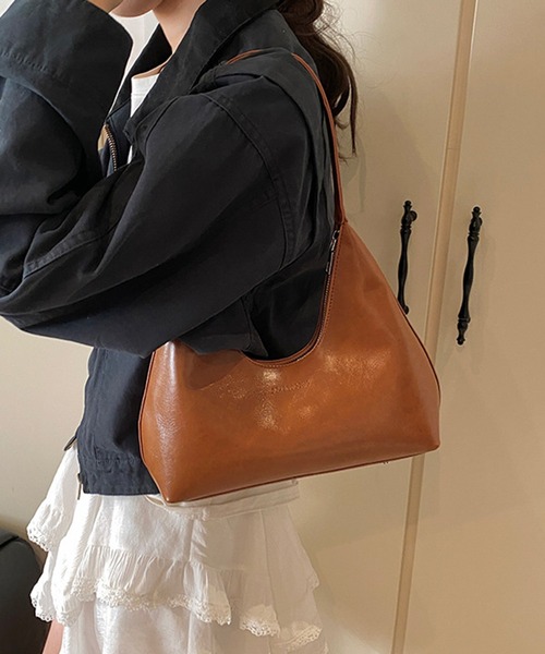 shyam inspiration（シャムインスピレーション）の「ハーフムーンコンパクトショルダーバッグ（ショルダーバッグ・レディース・ブラウン/レッド/ブラック/ホワイト・F）」の12枚目の写真