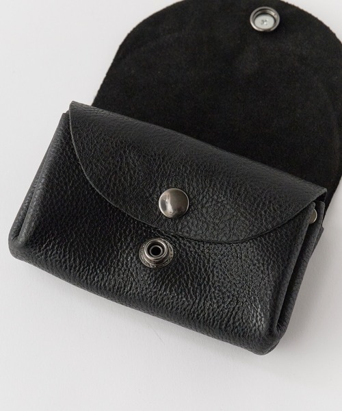 ROOPTOKYO(ループトウキョウ)の「OKUOKU 0909/オクオク アンティーク調コンチョ付き 本革 ミニウォレット 2026年春夏(財布・メンズ・グリーン/ブラウン系その他/ネイビー/ブラウン/ブラック/ダークブラウン・ONE SIZE)」の11枚目の写真